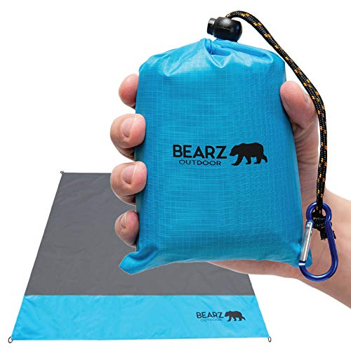 BEARZ Outdoor Pocket Blanket - Compact Picnic Blanket, Beach Blanket Waterproof Sandproof, Picnic Blankets Waterproof Foldable, Travel Picnic Blanket for Hiking, Festival Accessories (Blue)